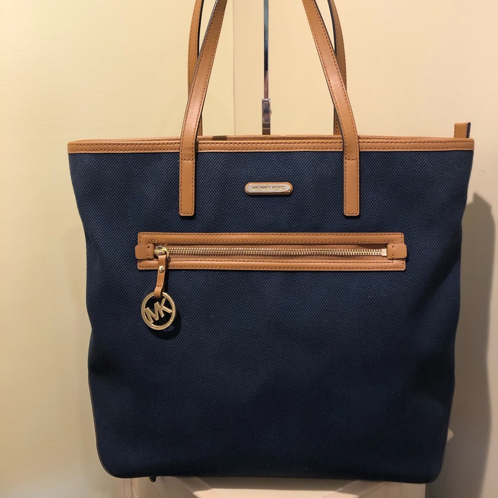 Michael kors tote